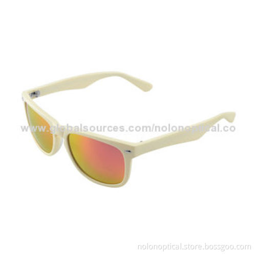Acetate mirror lens wayfarer sunglasses in milk
